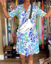 Load image into Gallery viewer, Short-sleeved floral V-neck dress