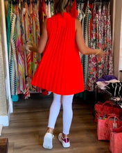 Load image into Gallery viewer, Sleeveless lapels shirred top