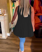 Load image into Gallery viewer, Sleeveless lapels shirred top