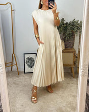 Load image into Gallery viewer, Sleeveless pleated simple solid color dress