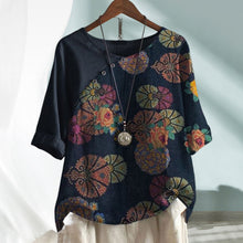 Load image into Gallery viewer, Crew Neck Vintage Print T-shirt