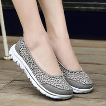 Load image into Gallery viewer, Women's Lace Screen Breathable Net Flat Shoes