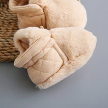 Load image into Gallery viewer, Baby Caricature Plush Cotton Shoes
