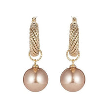Load image into Gallery viewer, Vintage Pearl earrings