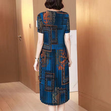 Load image into Gallery viewer, Fashionable Pleated Dress
