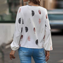 Load image into Gallery viewer, V Neck Feather Print T-Shirt