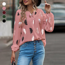 Load image into Gallery viewer, V Neck Feather Print T-Shirt