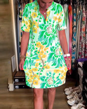 Load image into Gallery viewer, Short-sleeved floral V-neck dress
