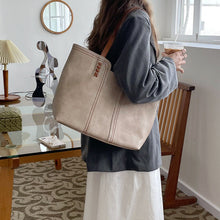 Load image into Gallery viewer, Quality Leather Simple and Versatile Shoulder Bag
