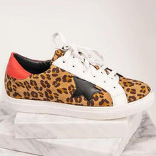 Load image into Gallery viewer, Fashion Women Round Toe Sneaker
