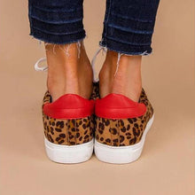 Load image into Gallery viewer, Fashion Women Round Toe Sneaker
