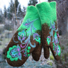 Load image into Gallery viewer, Christmas Flower Embroidery Mittens
