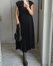 Load image into Gallery viewer, Sleeveless pleated simple solid color dress
