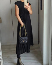 Load image into Gallery viewer, Sleeveless pleated simple solid color dress
