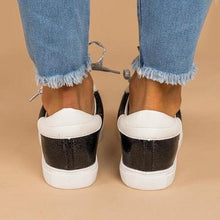 Load image into Gallery viewer, Fashion Women Round Toe Sneaker

