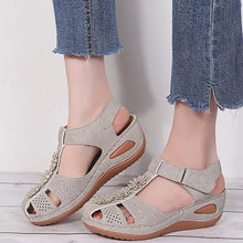 Load image into Gallery viewer, Comfortable soft-soled sandals
