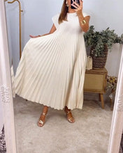 Load image into Gallery viewer, Sleeveless pleated simple solid color dress
