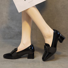 Load image into Gallery viewer, Patent Leather Square Toe Chunky Heel British Shoes
