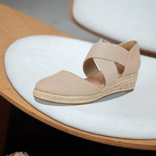 Load image into Gallery viewer, Hemp Rope Wedge Sandals
