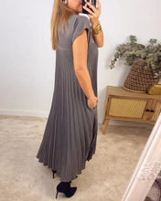Load image into Gallery viewer, Sleeveless pleated simple solid color dress
