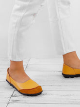 Load image into Gallery viewer, Women Large Size Split Leather Panel Flats
