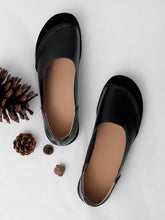 Load image into Gallery viewer, Women Large Size Split Leather Panel Flats

