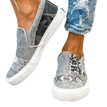 Load image into Gallery viewer, Flat Bottomed Slacker Casual Canvas Shoes
