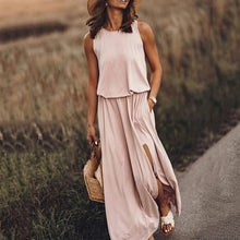 Load image into Gallery viewer, Sleeveless Slit Solid Dress

