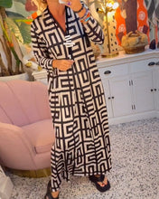 Load image into Gallery viewer, V-neck geometric print dress
