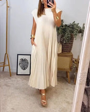 Load image into Gallery viewer, Sleeveless pleated simple solid color dress
