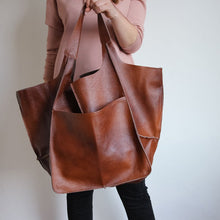 Load image into Gallery viewer, Oversized leather tote
